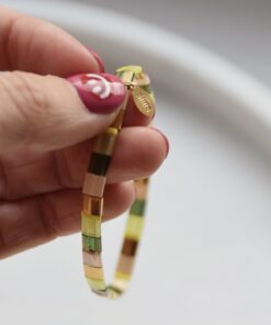 Alternative view of armband platte kralen - green and yellow