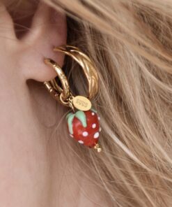 one piece oorbel happy strawberry